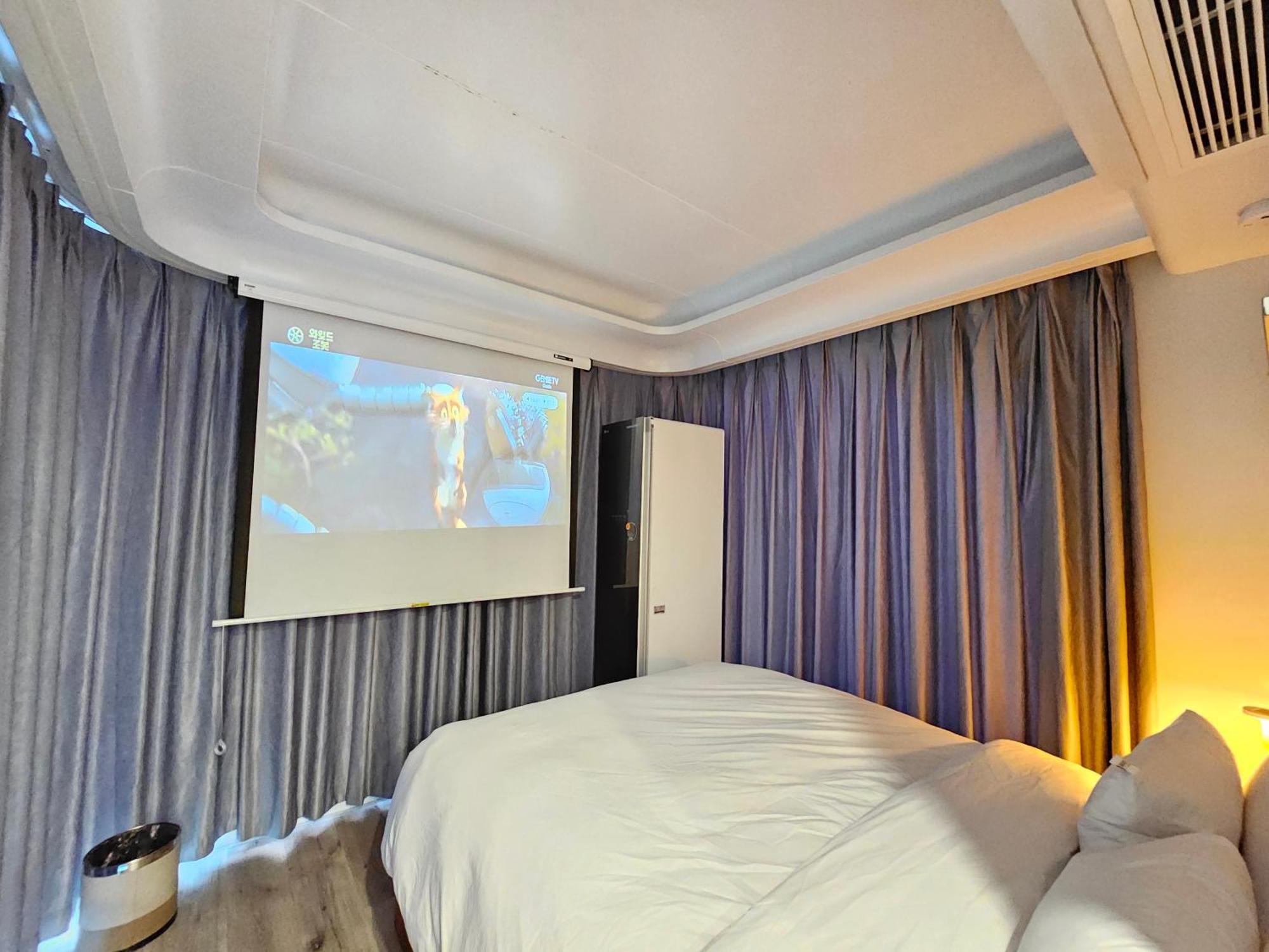 Galaxy X Hotel Type Caravan Glamping & Pension Pyeongchang Esterno foto