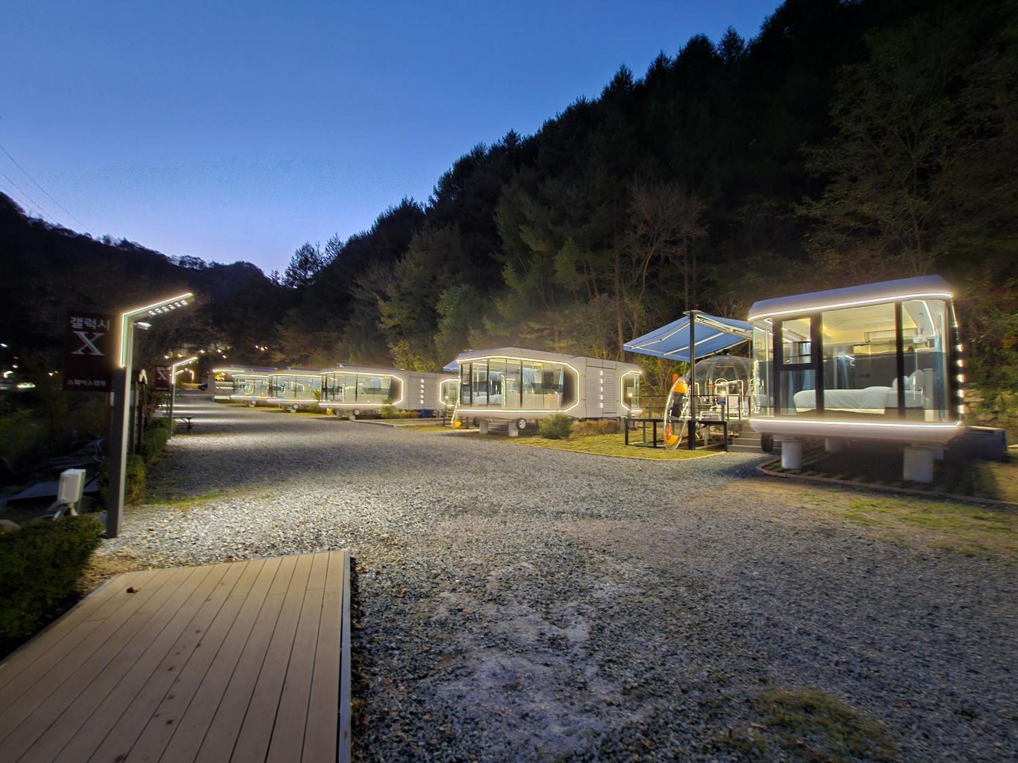 Galaxy X Hotel Type Caravan Glamping & Pension Pyeongchang Esterno foto