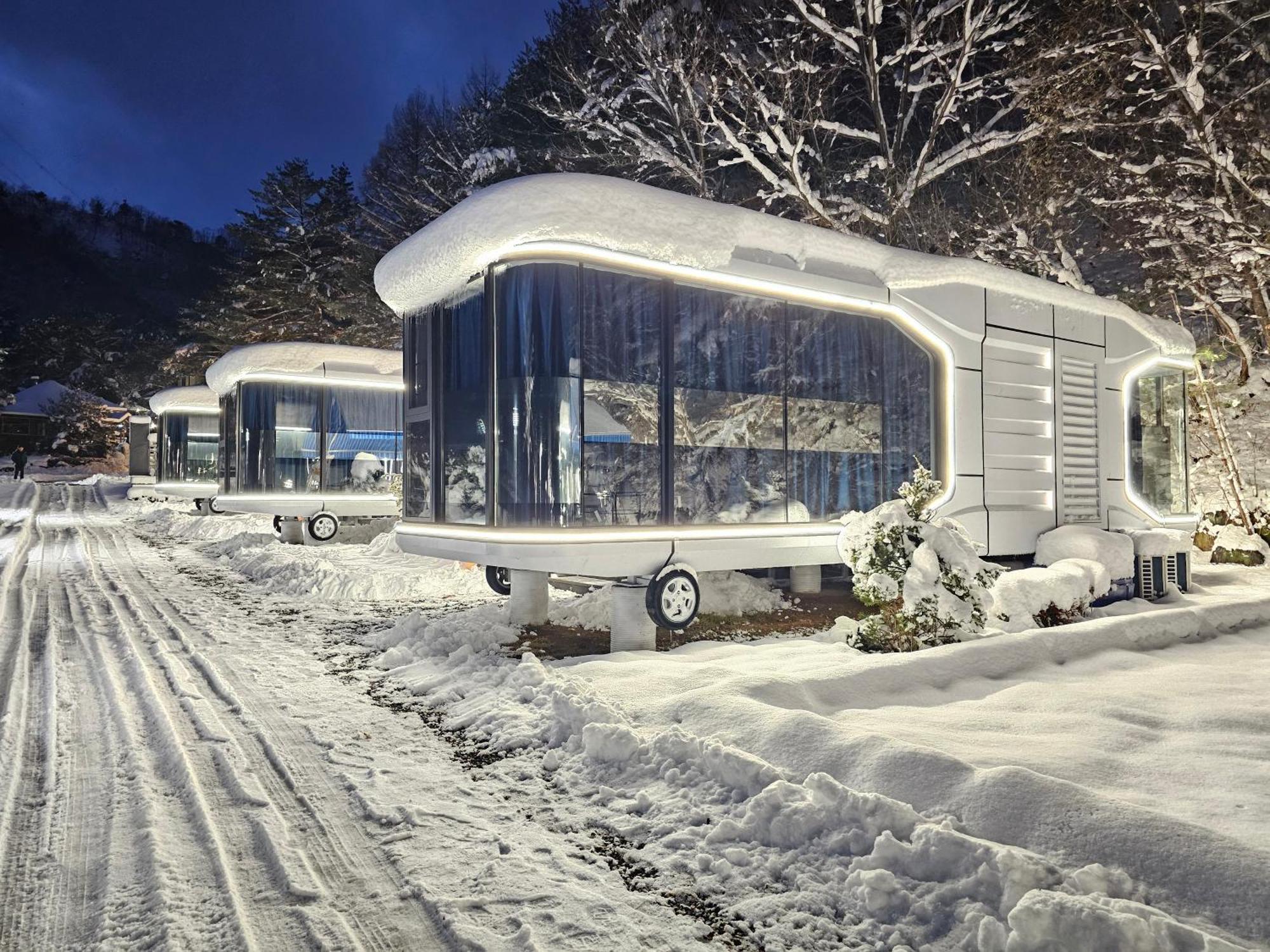 Galaxy X Hotel Type Caravan Glamping & Pension Pyeongchang Esterno foto